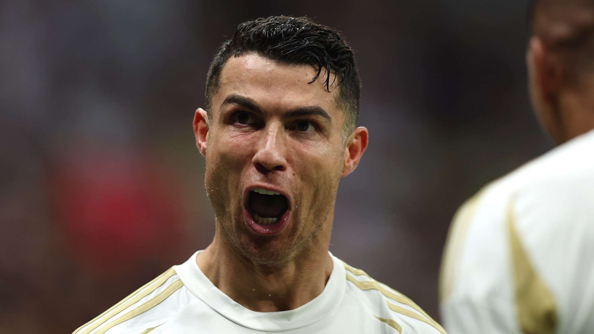 阿尔维斯因犯罪被判刑四年六个月并需赔偿十五万欧元